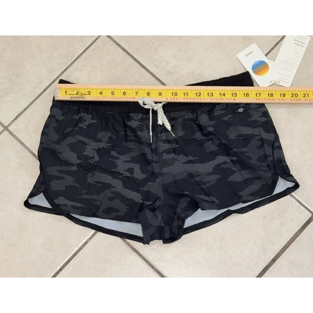 VUORI CLEMENTINE SHORT 2” BLACK WATERCOLOR CAMO SIZE XL NWT